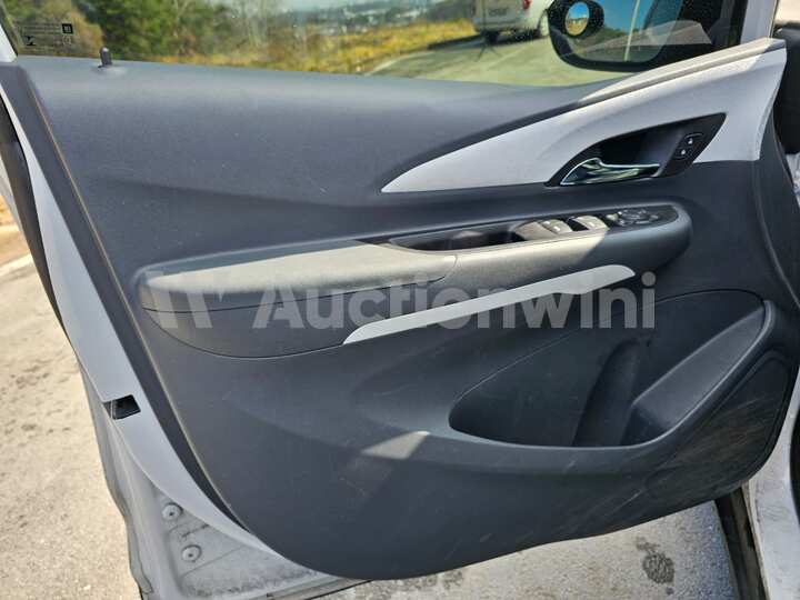 Chevrolet Bolt 2018 — 34