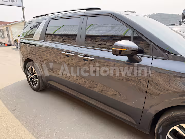 Kia Carnival 2021 — 17