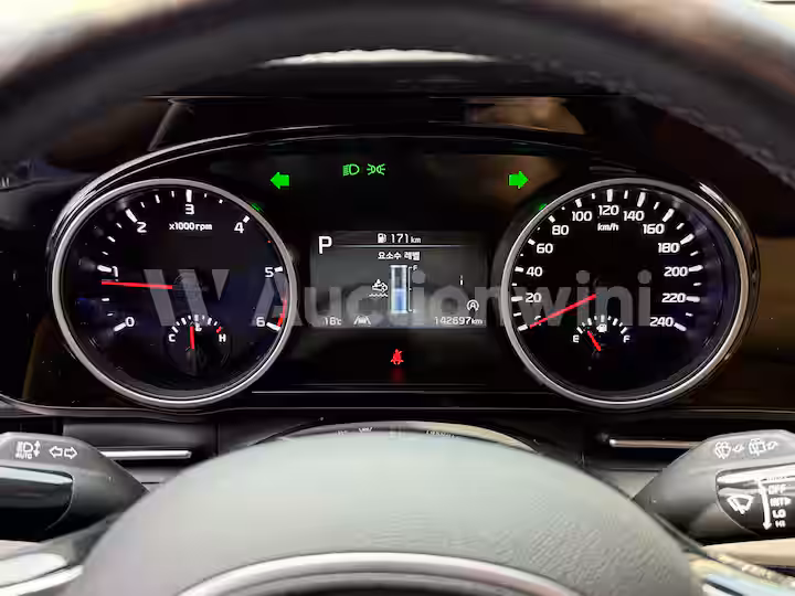 Kia Carnival 2021 — 33