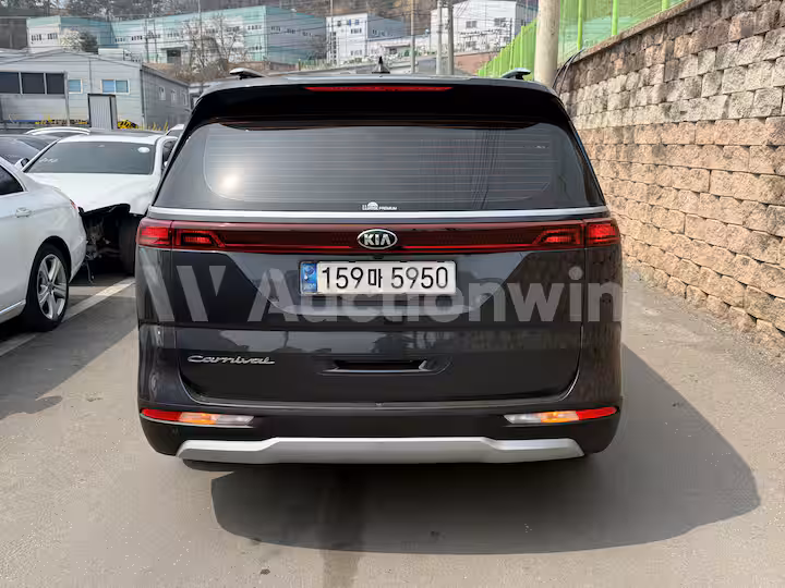 Kia Carnival 2021 — 5