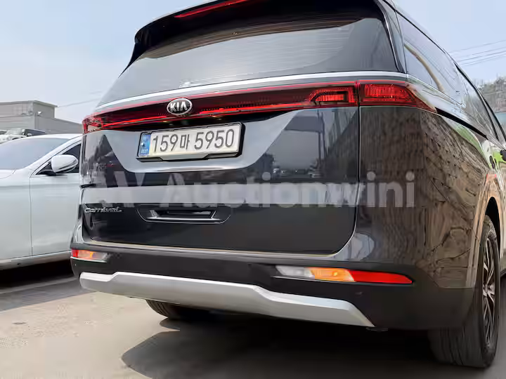 Kia Carnival 2021 — 9