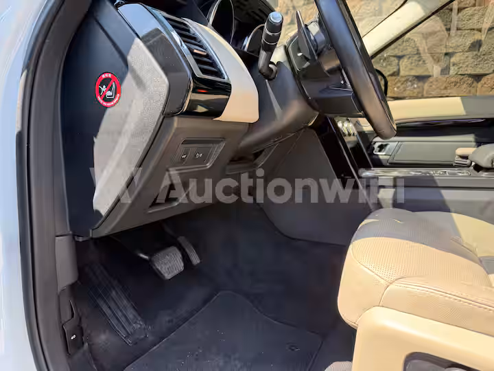 Land Rover Discovery 2018 — 34