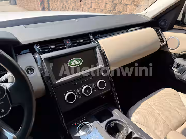 Land Rover Discovery 2018 — 37