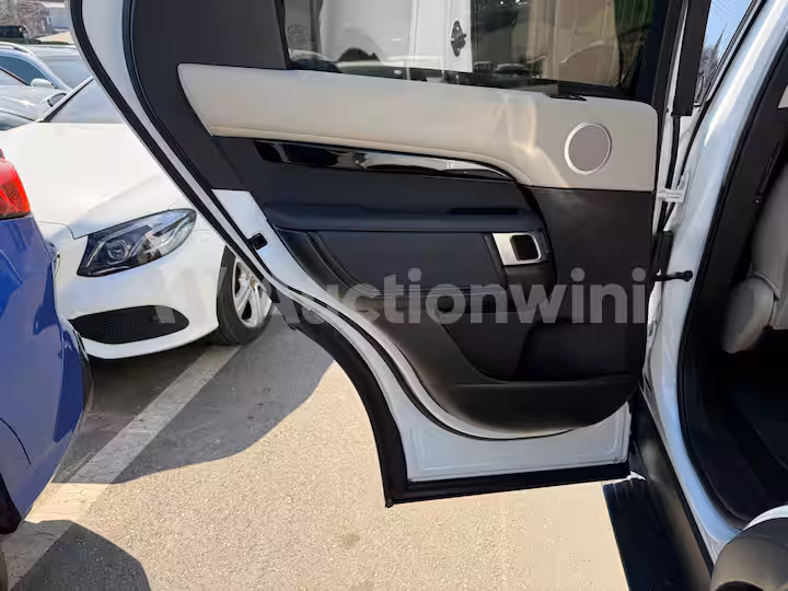 Land Rover Discovery 2018 — 42