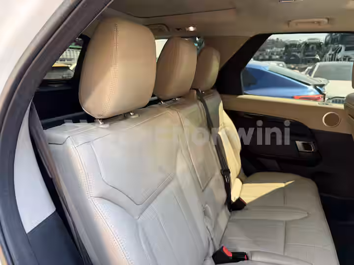 Land Rover Discovery 2018 — 47