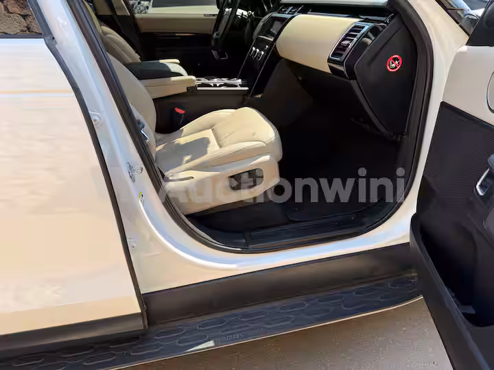 Land Rover Discovery 2018 — 52