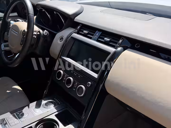 Land Rover Discovery 2018 — 56