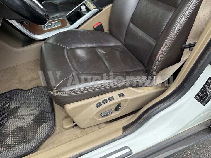 Volvo XC70 2012 — 34