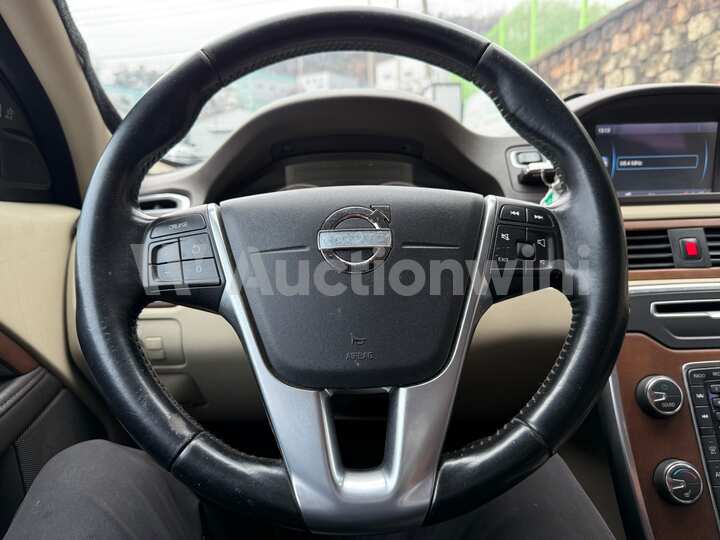 Volvo XC70 2012 — 37