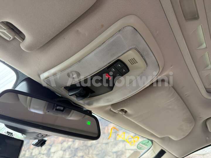 Volvo XC70 2012 — 42