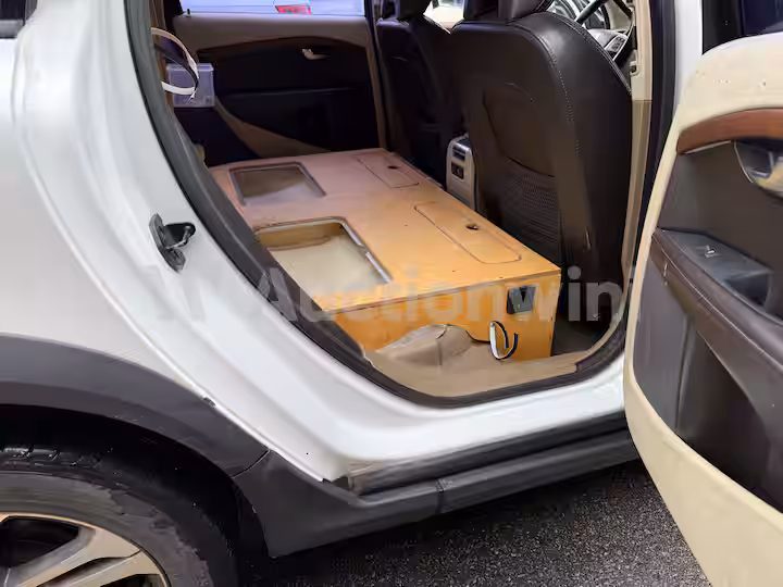 Volvo XC70 2012 — 50