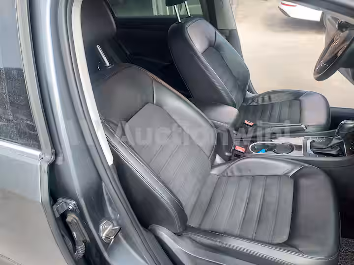 Volkswagen Passat 2014 — 32