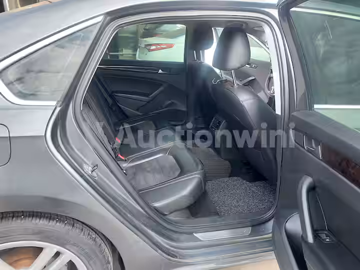 Volkswagen Passat 2014 — 34