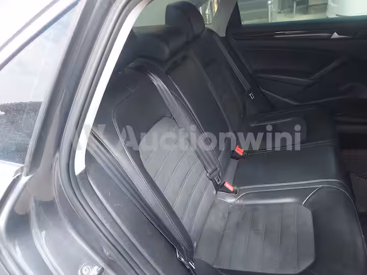 Volkswagen Passat 2014 — 35