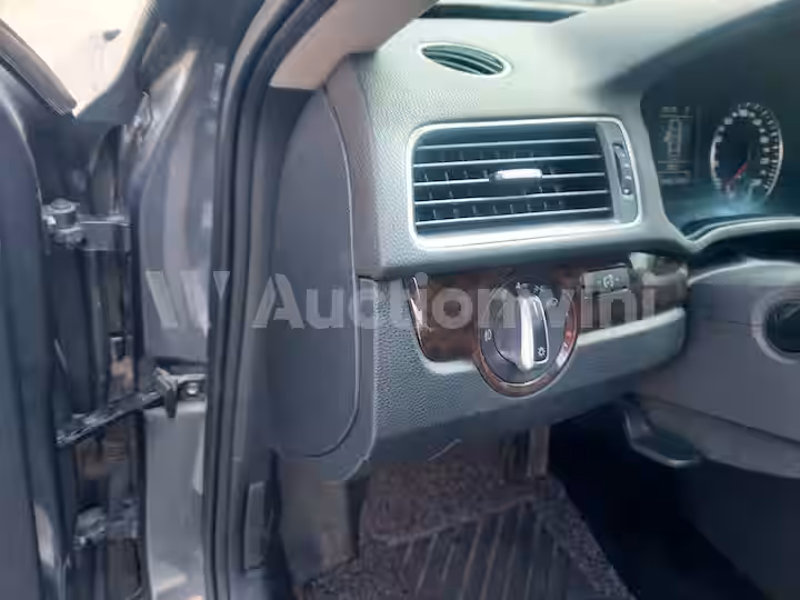 Volkswagen Passat 2014 — 47