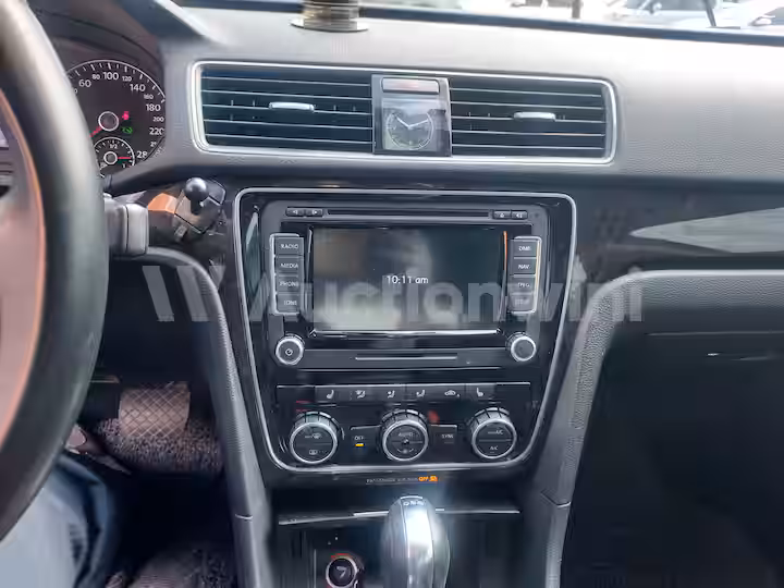 Volkswagen Passat 2014 — 50