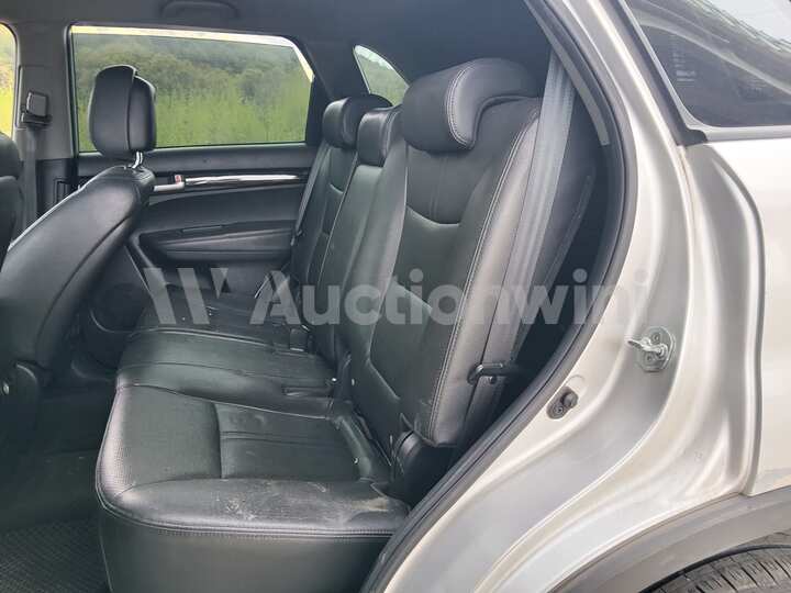 Kia Sorento 2010 — 53