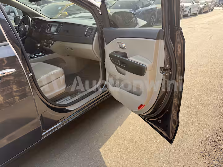Kia Carnival 2020 — 43
