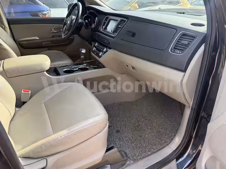 Kia Carnival 2020 — 44
