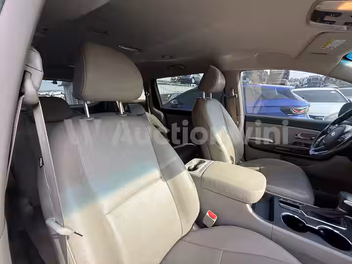 Kia Carnival 2020 — 45
