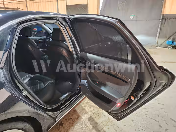 Audi A8 2016 — 27