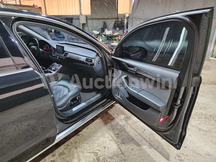 Audi A8 2016 — 29
