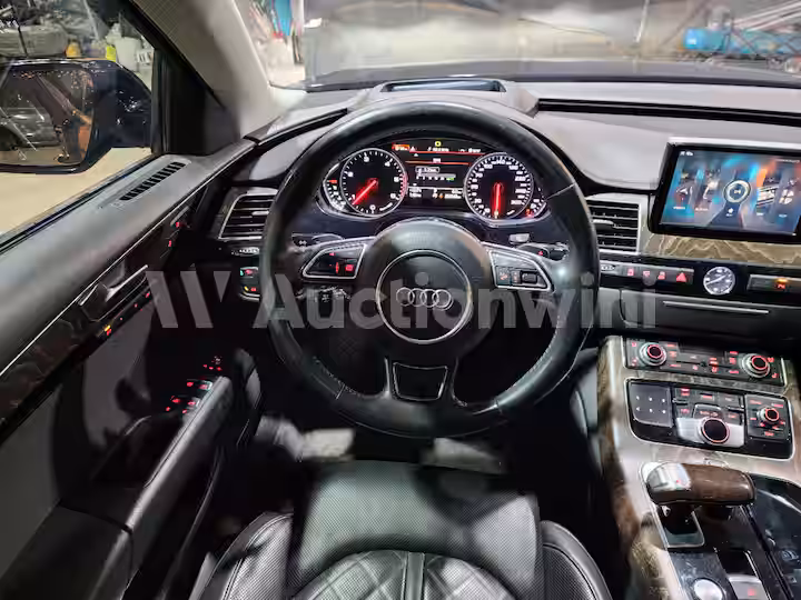 Audi A8 2016 — 34