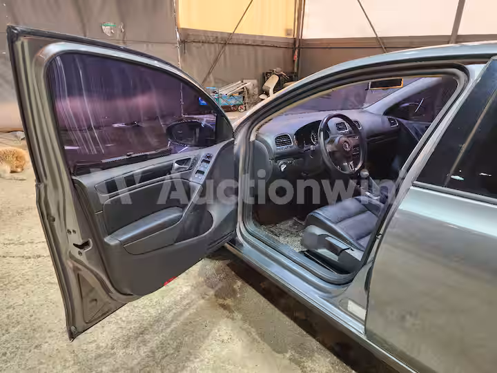 Volkswagen Golf 2012 — 17