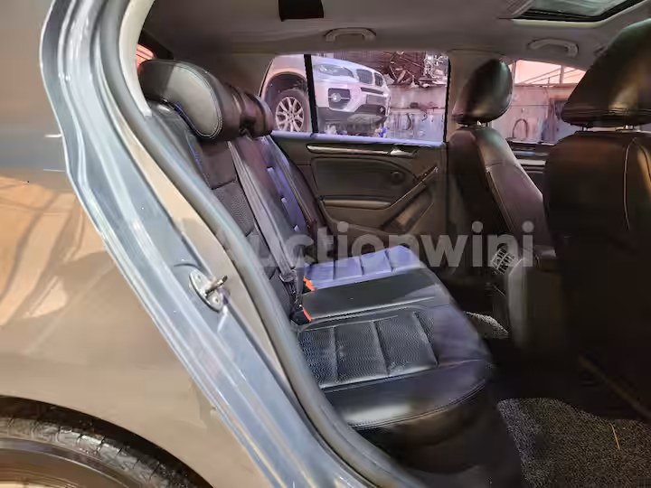 Volkswagen Golf 2012 — 29