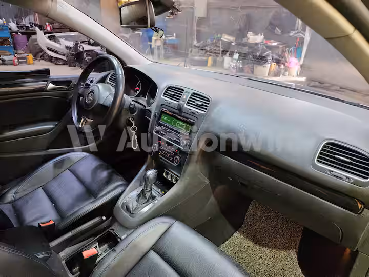Volkswagen Golf 2012 — 33