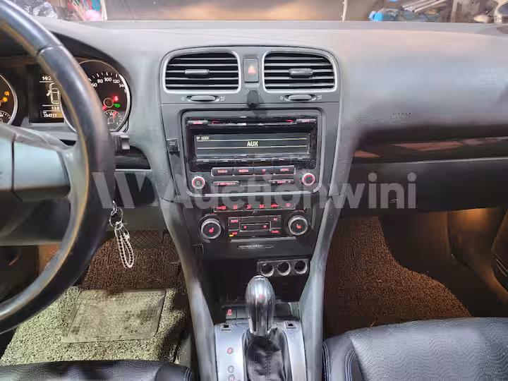 Volkswagen Golf 2012 — 42
