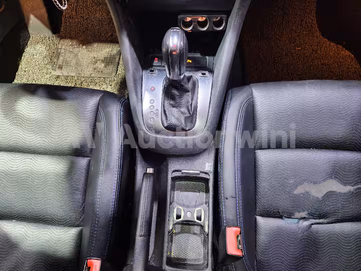 Volkswagen Golf 2012 — 44