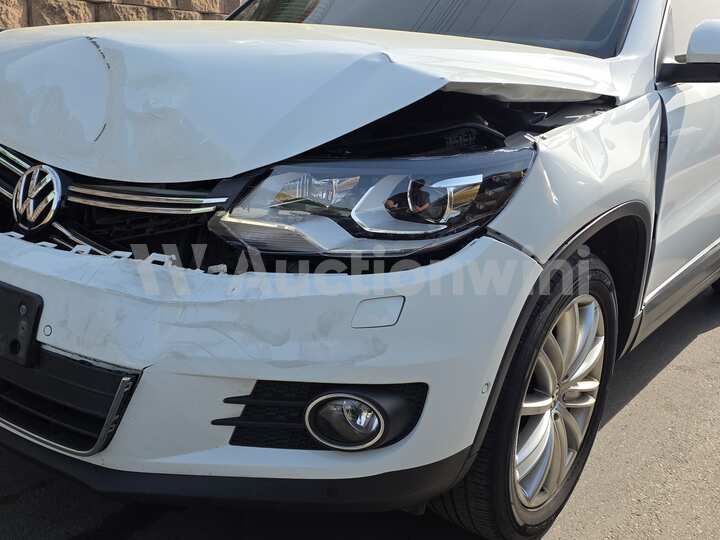 Volkswagen Tiguan 2015 — 12