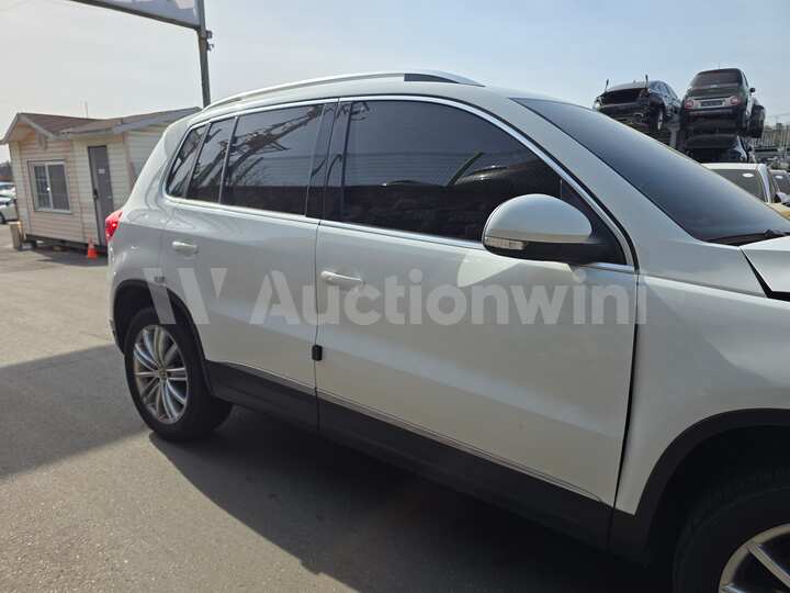 Volkswagen Tiguan 2015 — 16