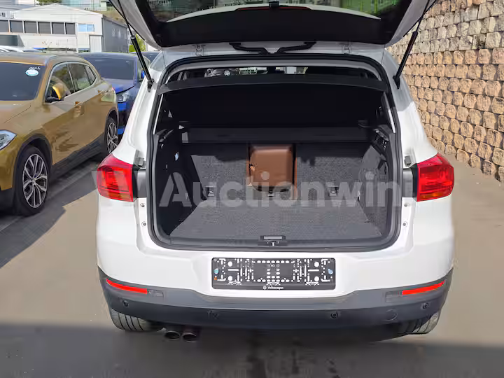 Volkswagen Tiguan 2015 — 24