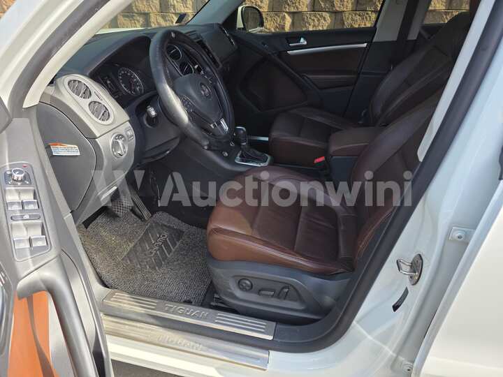 Volkswagen Tiguan 2015 — 28