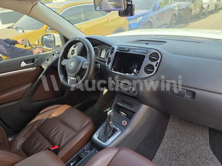 Volkswagen Tiguan 2015 — 50