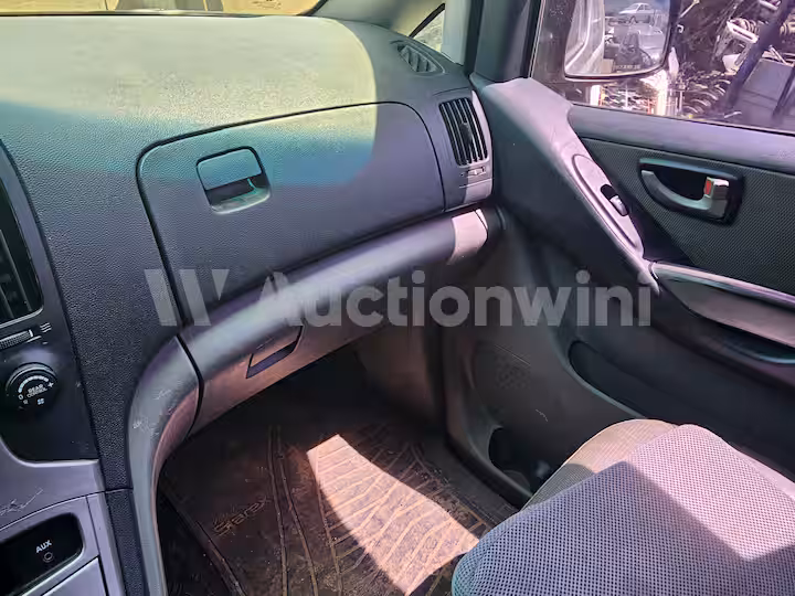 Hyundai Starex 2010 — 2
