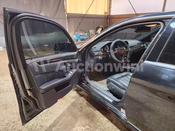 Mercedes Benz E Class 2015 — 13