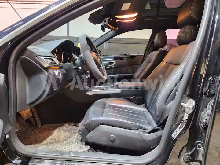 Mercedes Benz E Class 2015 — 14
