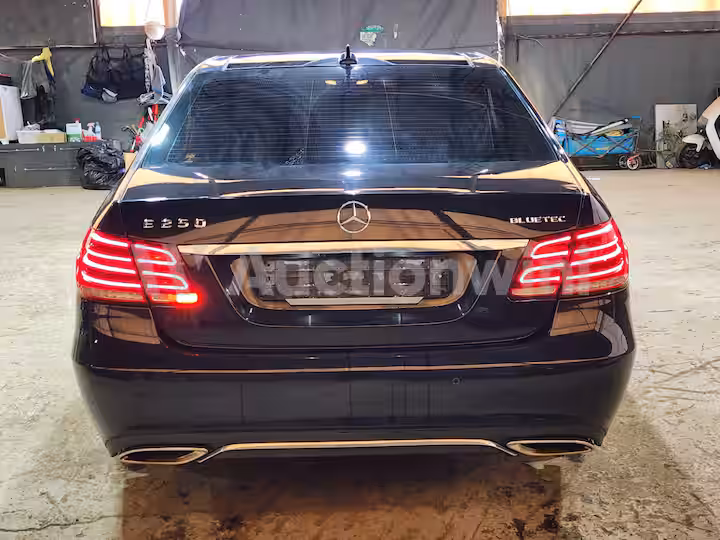 Mercedes Benz E Class 2015 — 3