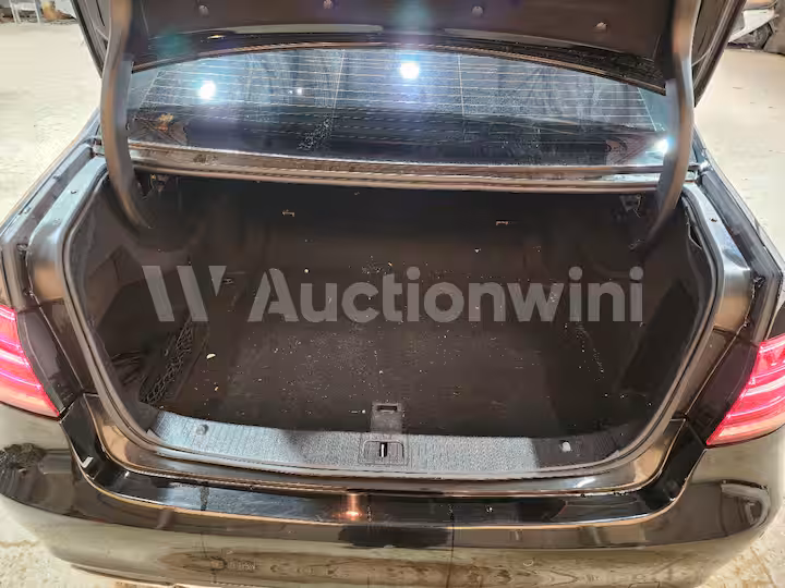 Mercedes Benz E Class 2015 — 21