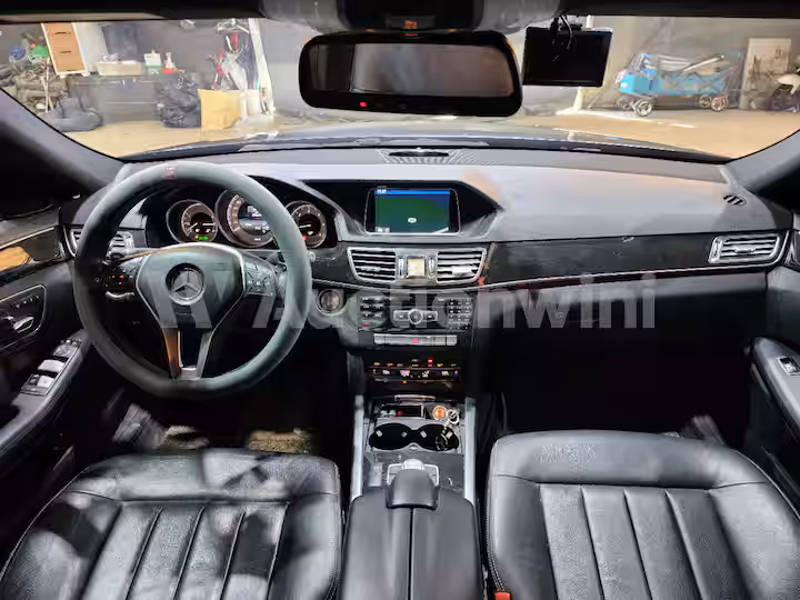 Mercedes Benz E Class 2015 — 30