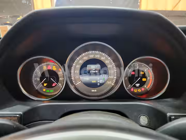 Mercedes Benz E Class 2015 — 37