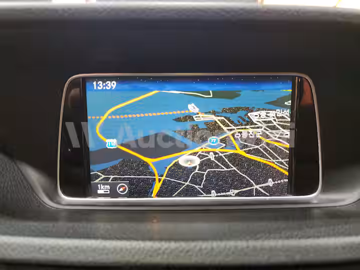 Mercedes Benz E Class 2015 — 40