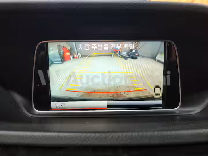 Mercedes Benz E Class 2015 — 41