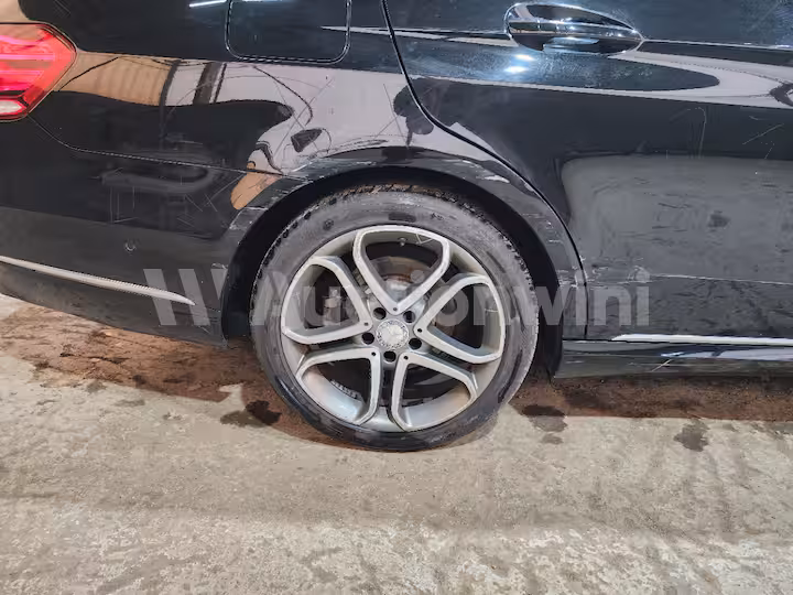 Mercedes Benz E Class 2015 — 48