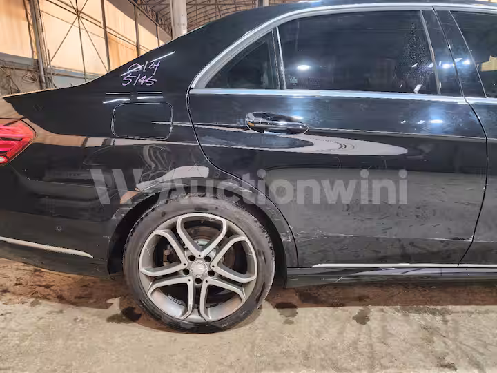 Mercedes Benz E Class 2015 — 60
