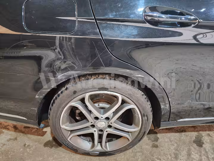 Mercedes Benz E Class 2015 — 61