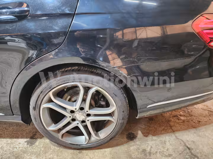 Mercedes Benz E Class 2015 — 62